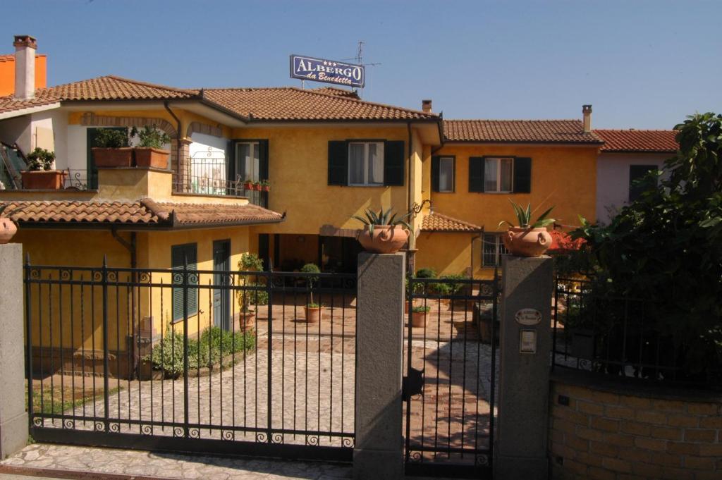 Albergo Da Benedetta Ветралла Экстерьер фото