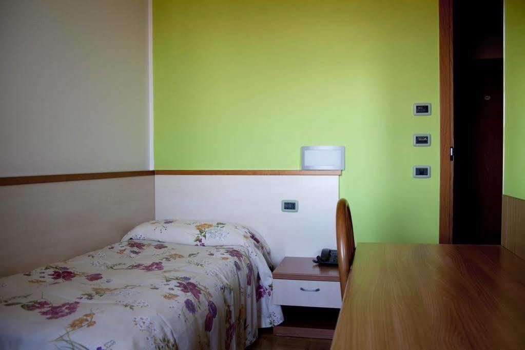 Albergo Da Benedetta Ветралла Экстерьер фото